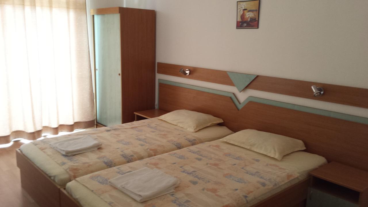 Hotel Diva Равда Экстерьер фото