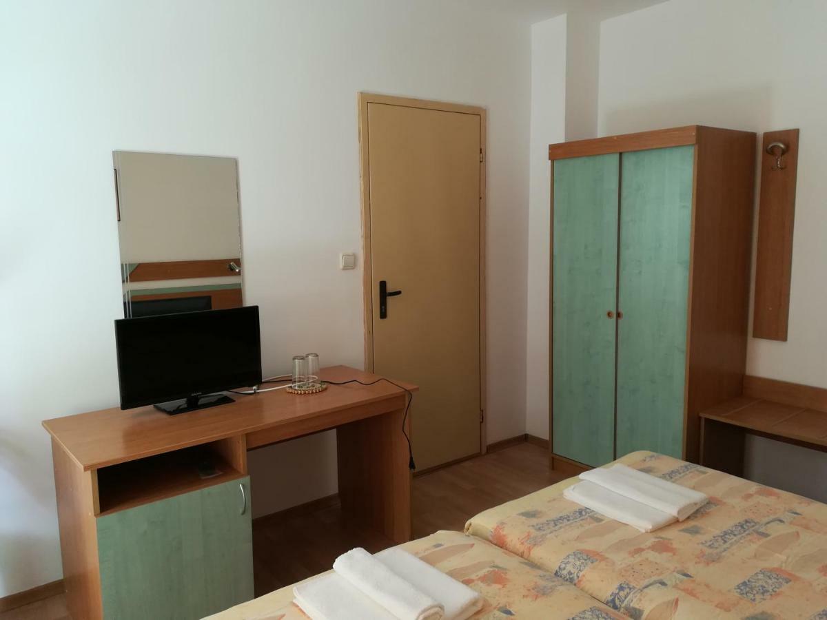 Hotel Diva Равда Экстерьер фото